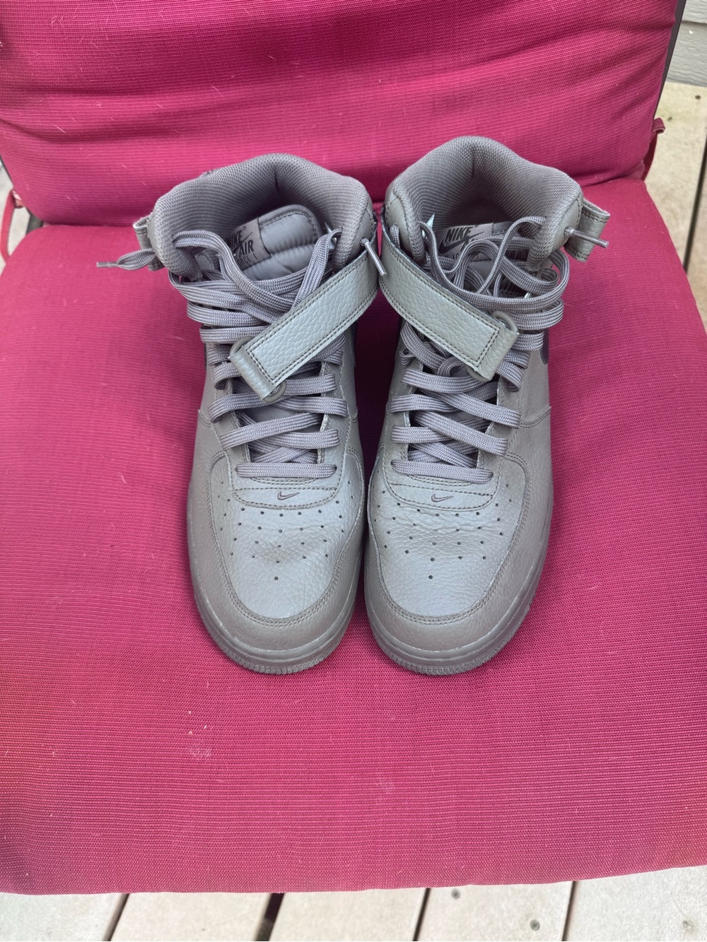 Nike High Top Sneakers in Grey